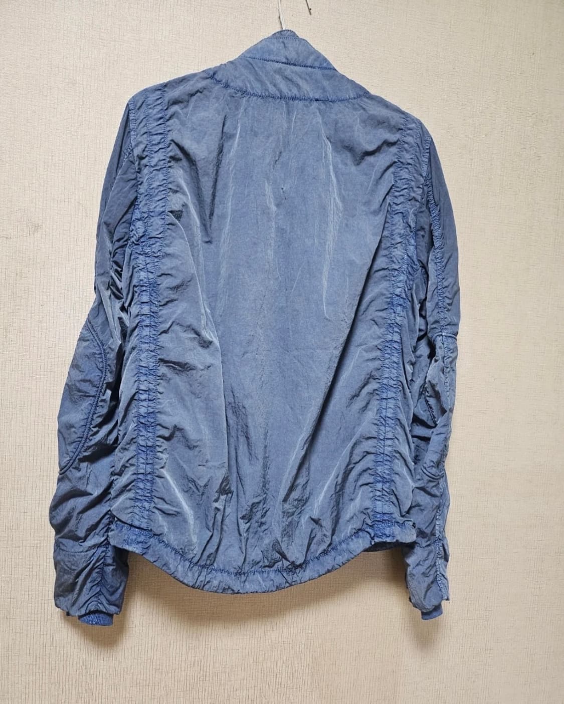 cp컴퍼니 나일론 셔링 자켓 상품이미지3