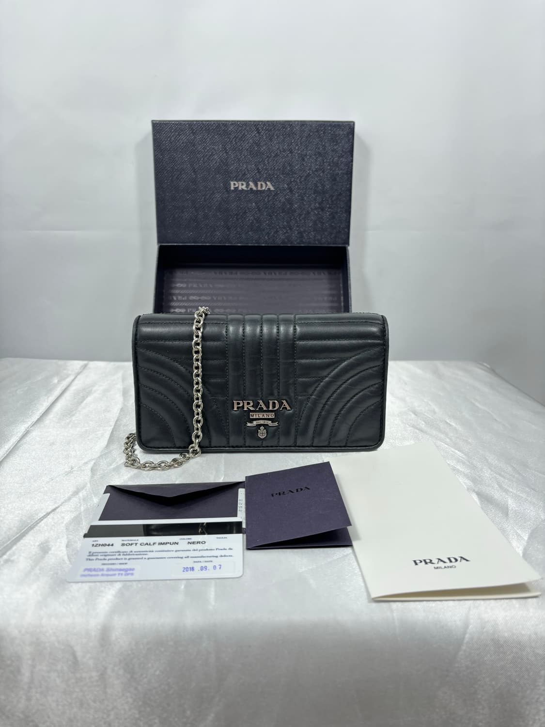 (풀구성)프라다 다이어그램 은장 숄더 체인크로스백 상품이미지2