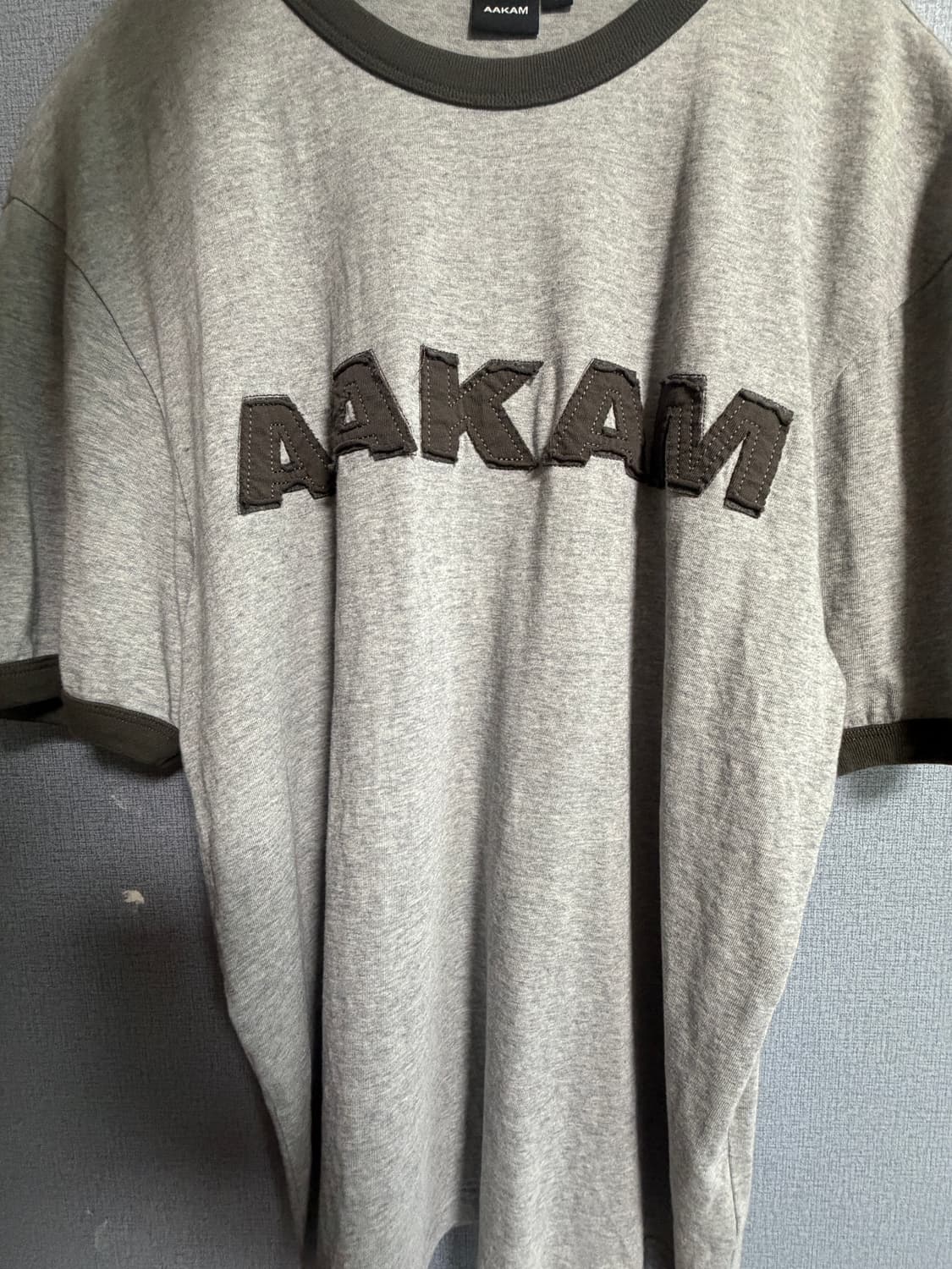 아캄 Logo Patch Ringer Top (Gray-Charcoal) 상품이미지2