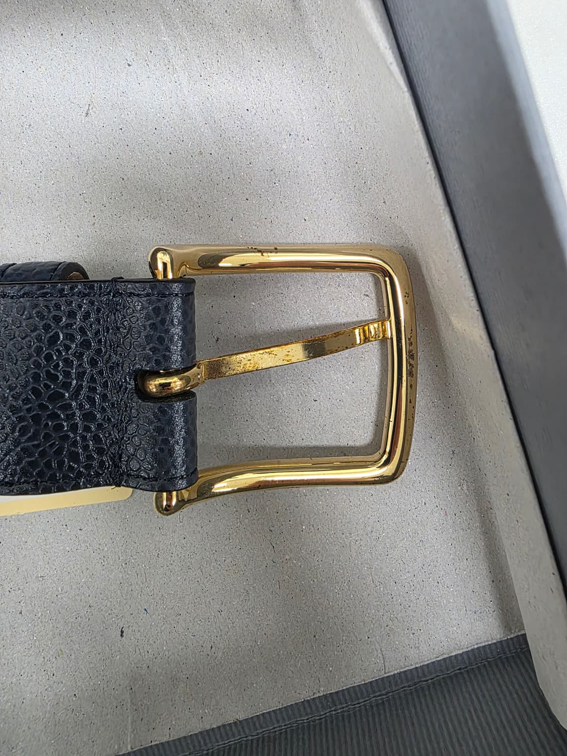 톰브라운 23SS MCX049B 00198 415

벨트 상품이미지6