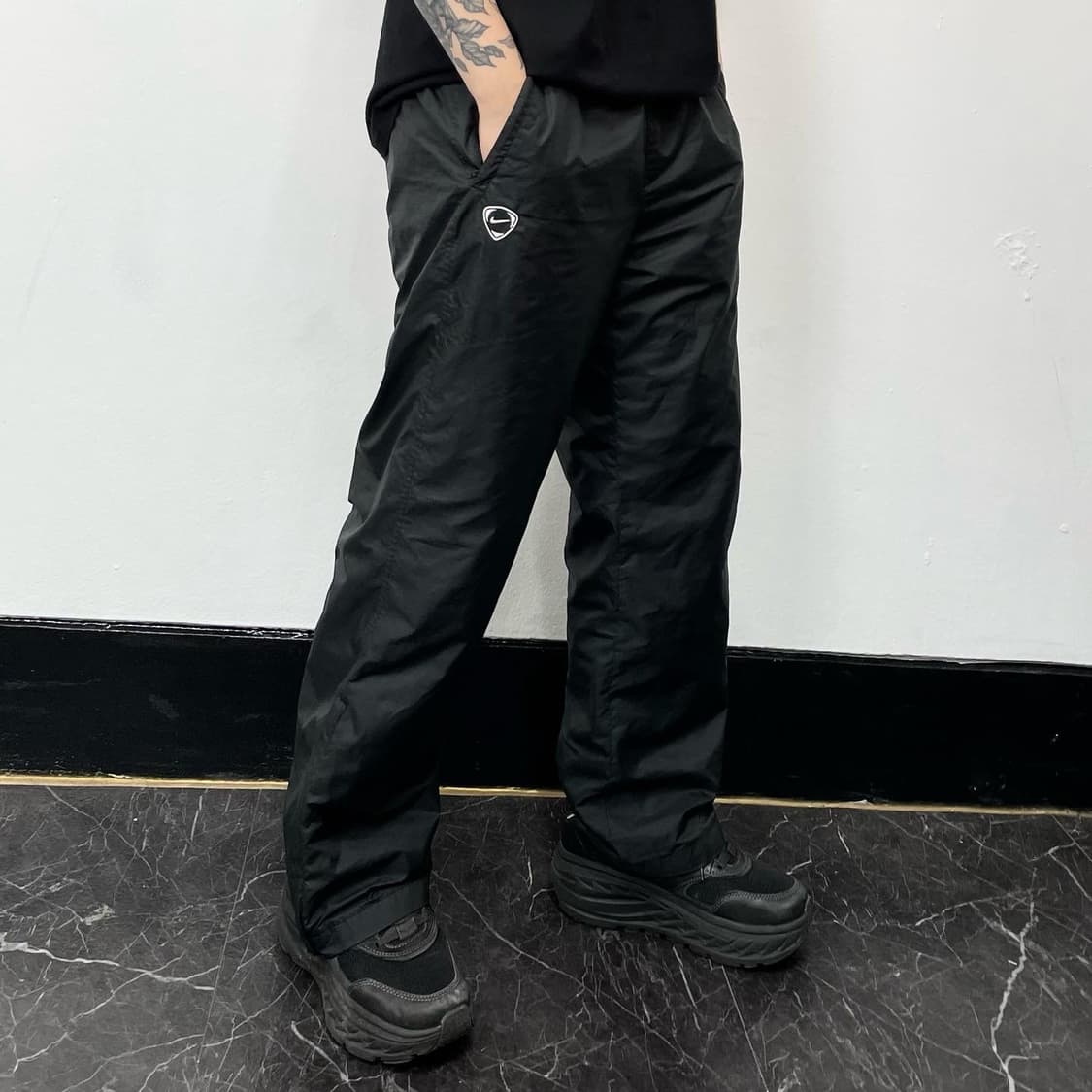 XL 나이키 스우시 사이드절개 와이드 트랙팬츠 상품이미지1