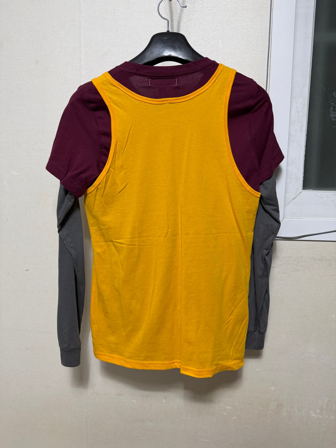 at is at 트리플 레이어드 티셔츠 (마룬, 옐로우) 상품이미지5