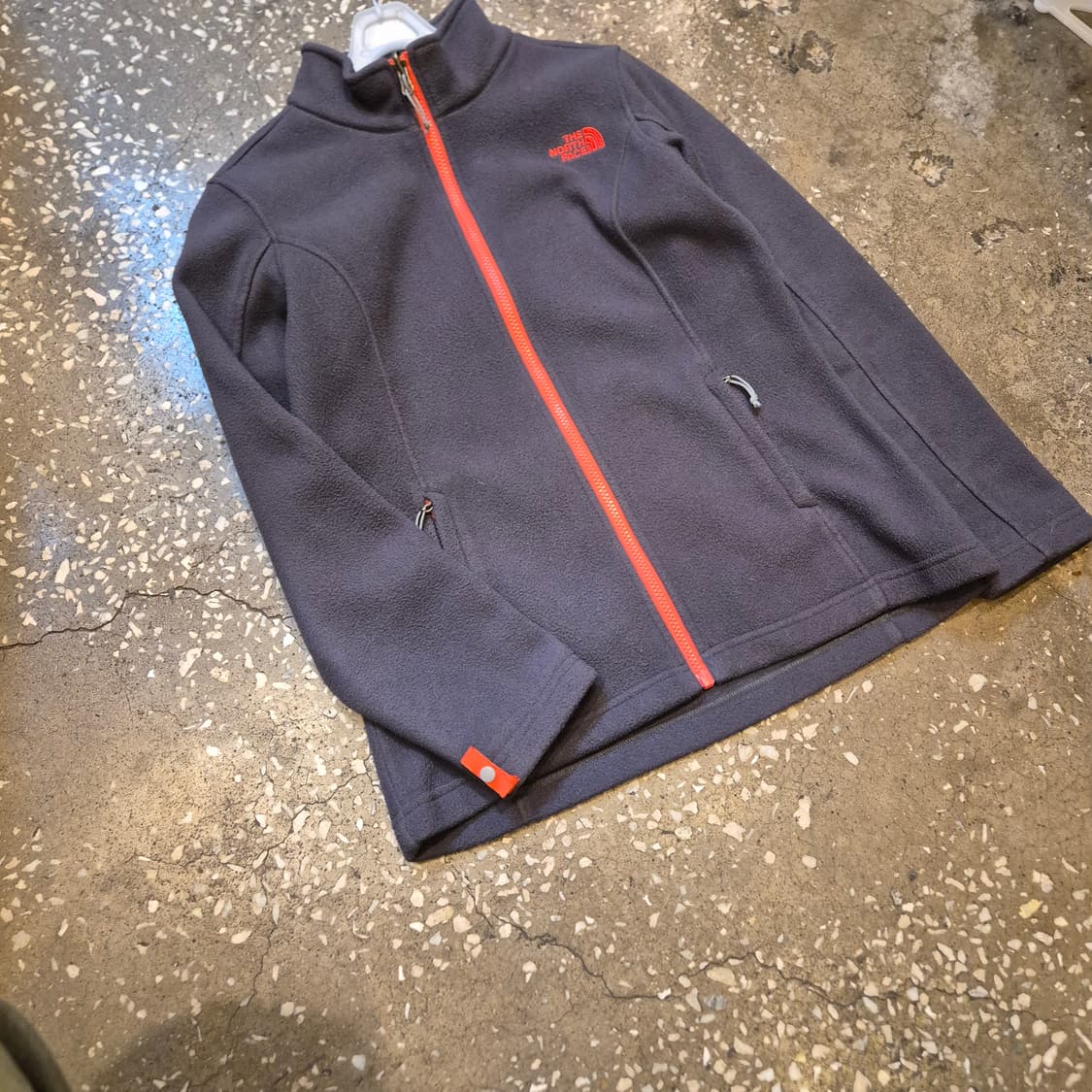 여성-S 노스페이스 차콜 후리스집업 상품이미지7