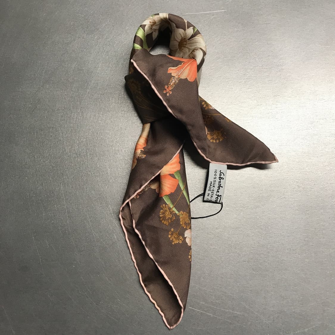 패레가모 실크 스카프 상품이미지1