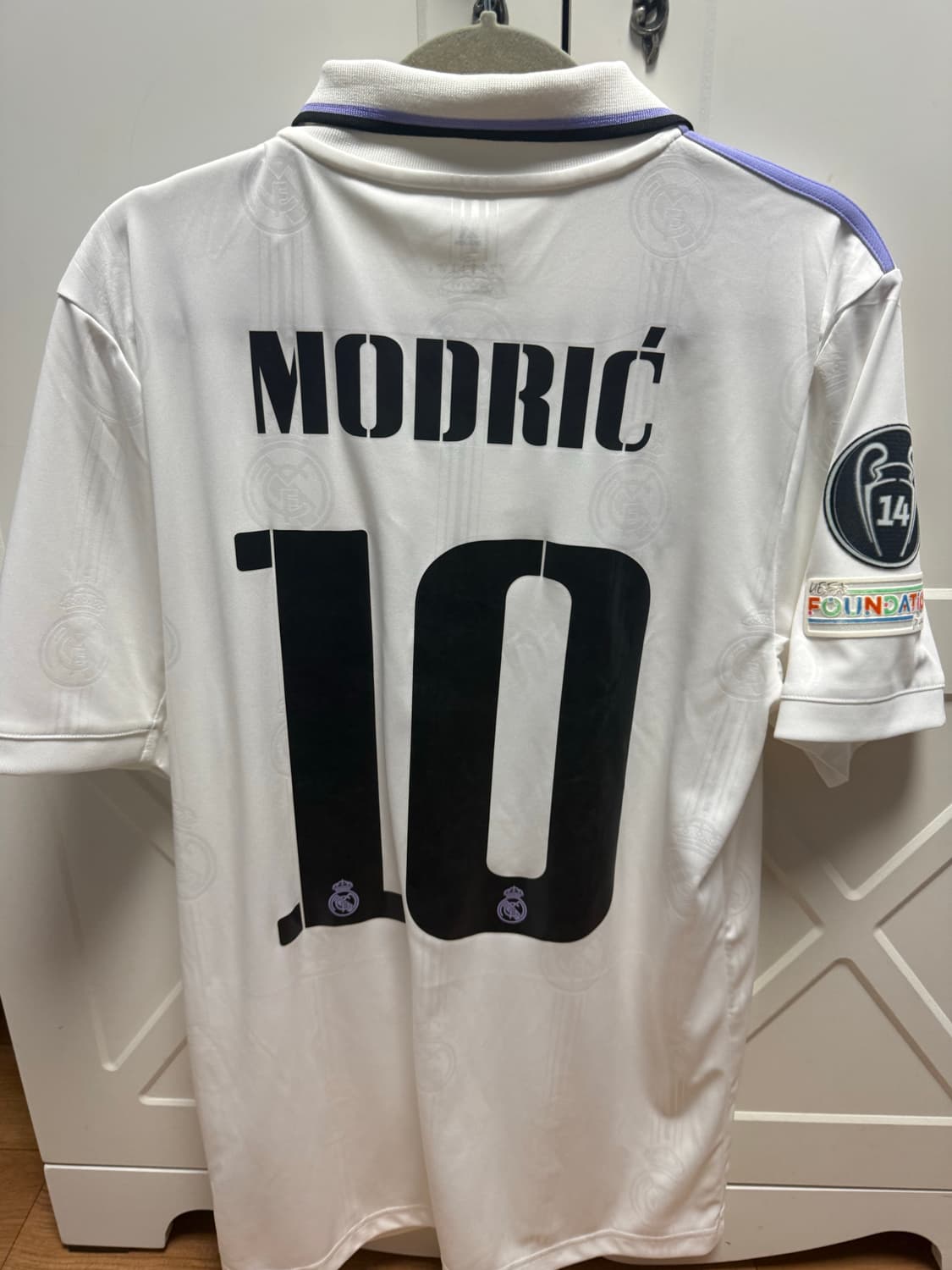 22-23 레알 마드리드 모드리치 유니폼 상품이미지2