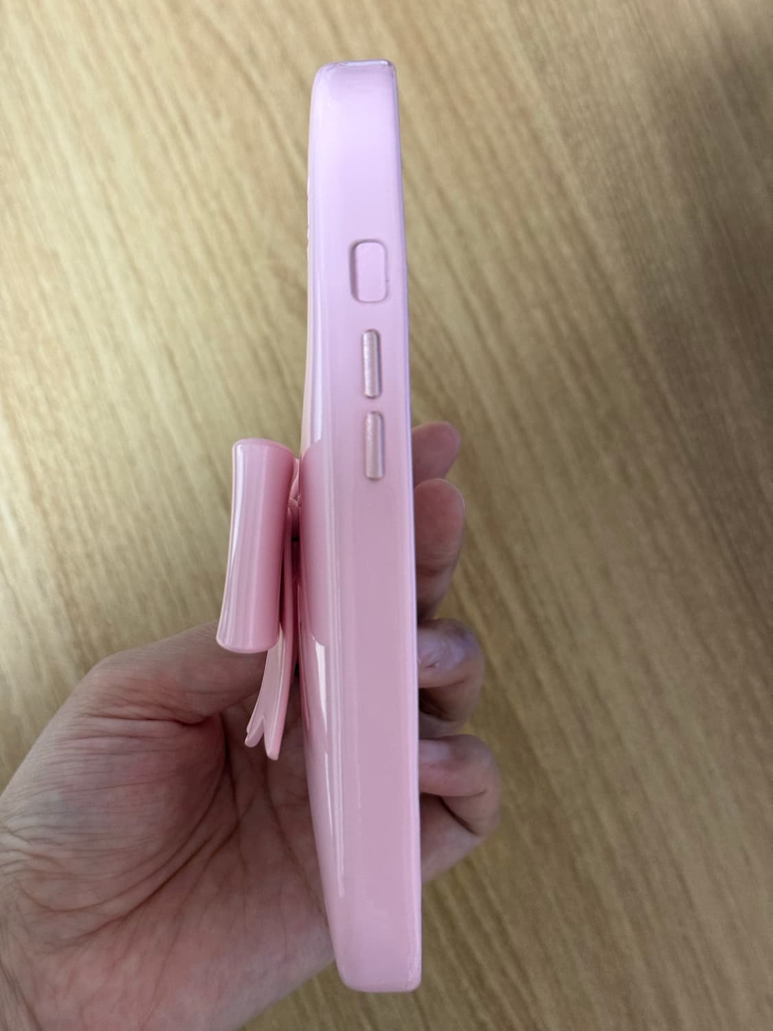 어반소피스티케이션 아이폰16pro 리본케이스 상품이미지7