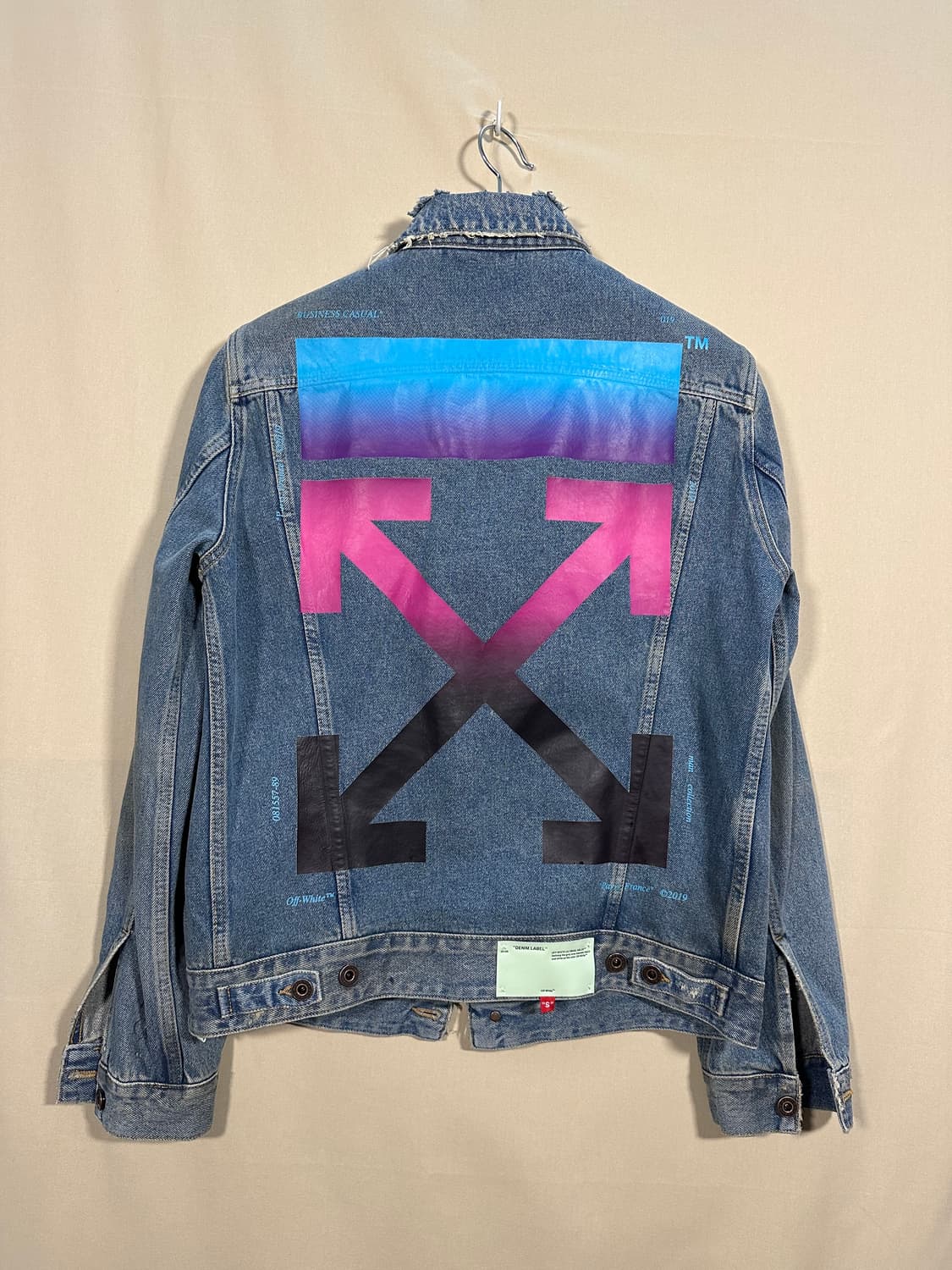 오프화이트 애로우 빈티지 워싱 트러커 자켓 처분  상품이미지1