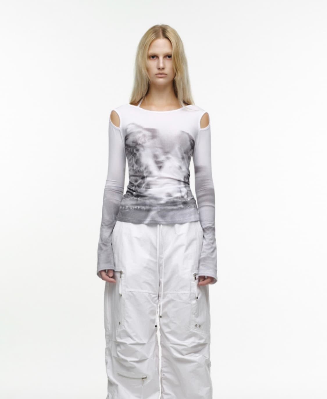 나체 컷 아웃 슬림핏 롱슬리브 상품이미지1