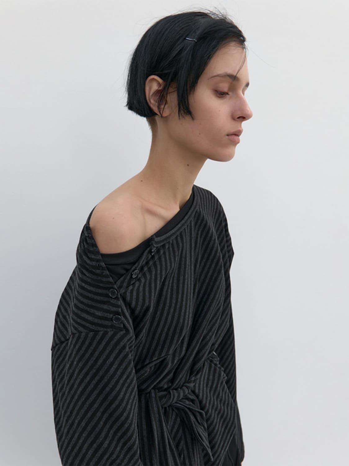 낫띵에브리띵 스트라이프 디테일 탑 상품이미지1