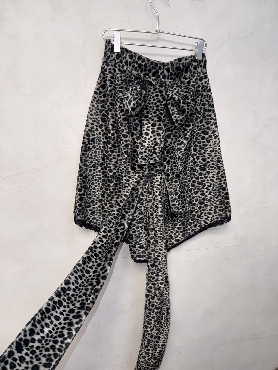 Black&white leopard back ribbon unbal sk 상품이미지2