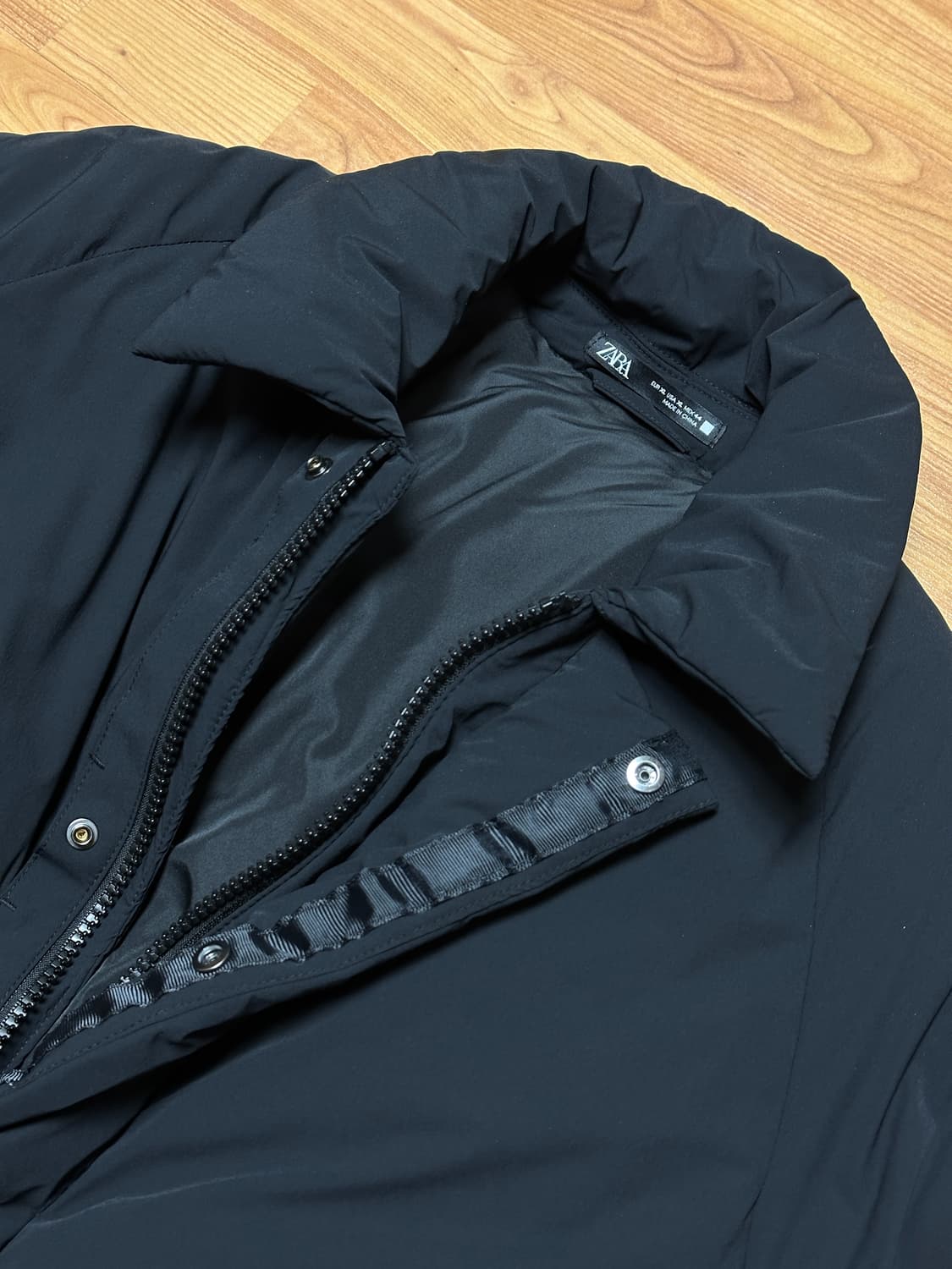 [1회착용] ZARA 자라 남성 간절기 패딩 코트 블랙 상품이미지2