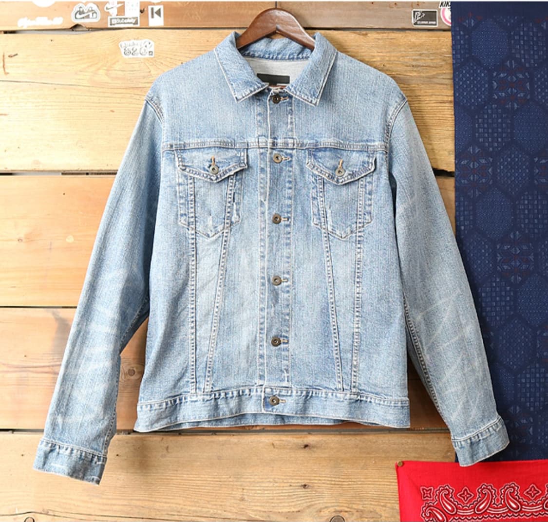 
일본판 유니클로 워싱가공 데님자켓

 상품이미지1