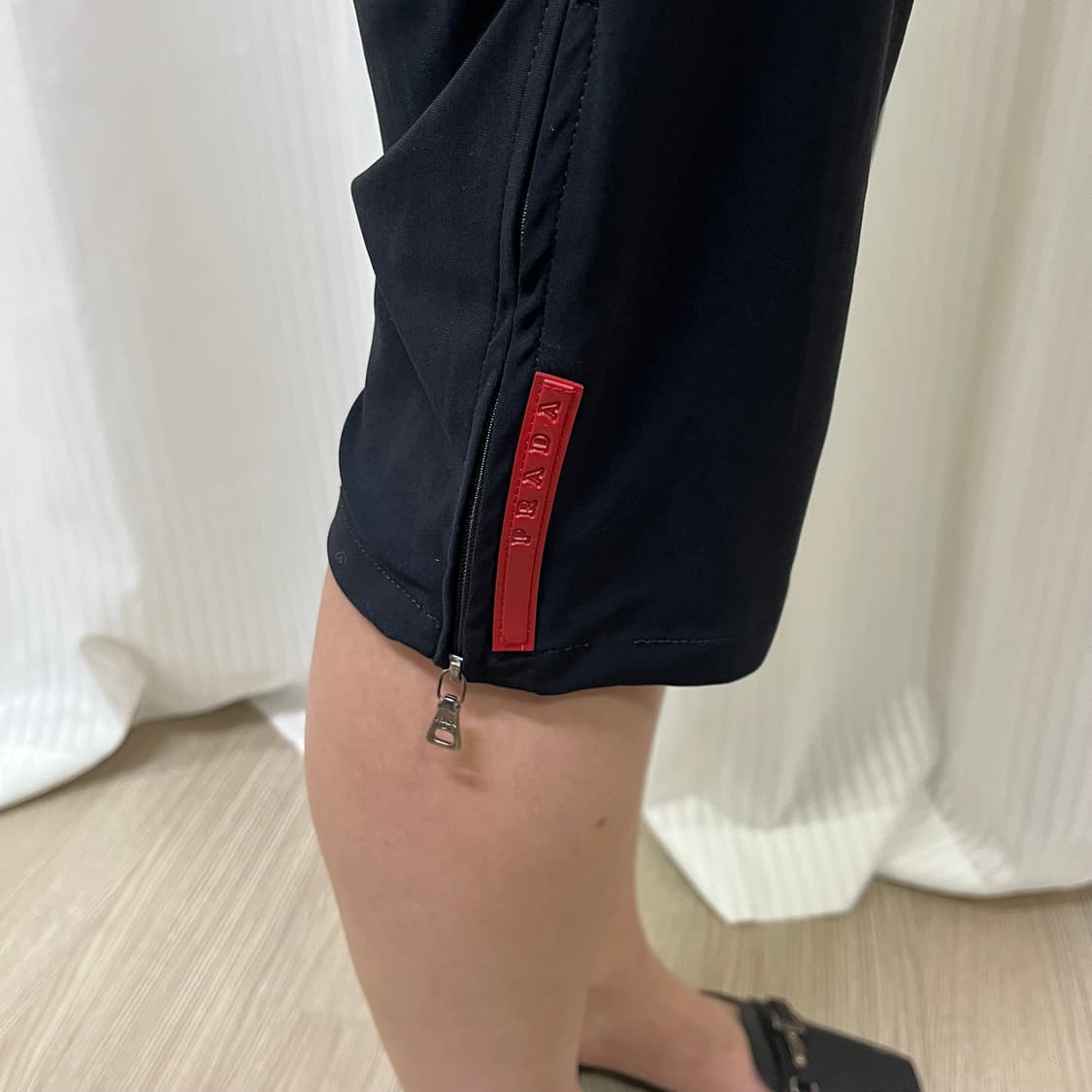 프라다스포츠 나일론 7부 카프리 팬츠 상품이미지2