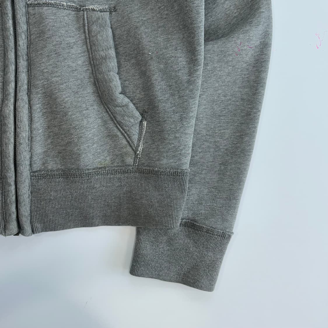 Hollister 홀리스터 아이보리 로고 그레이 후드집업 상품이미지4