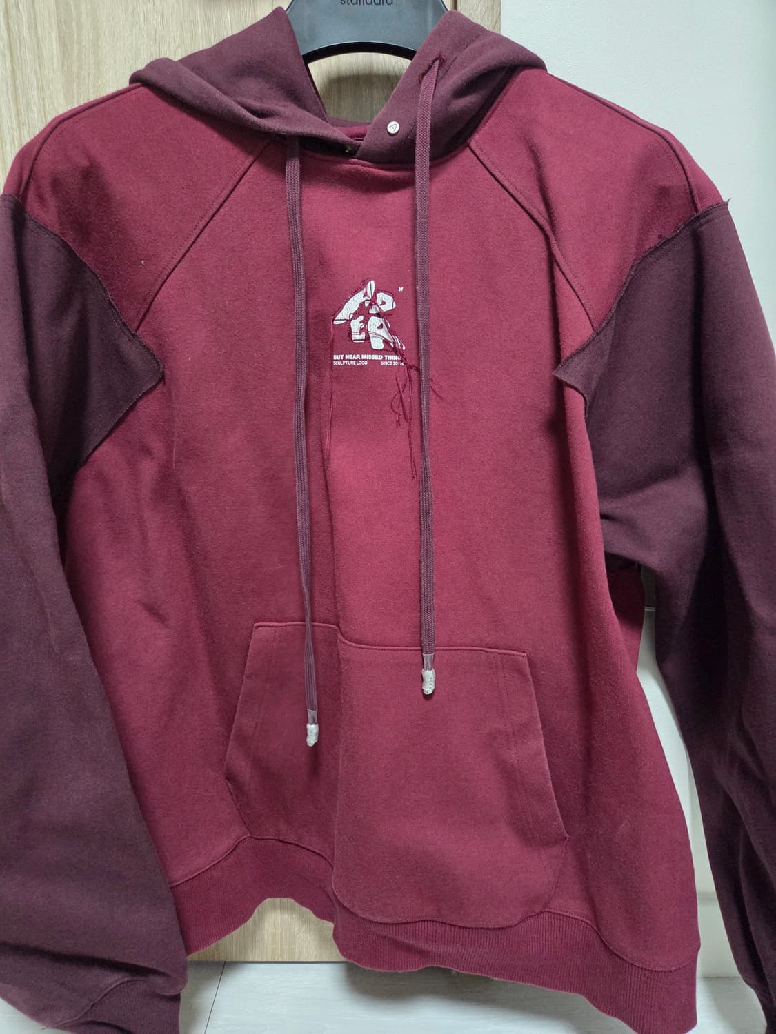 아더에러 버건디 후드티 100 상품이미지1