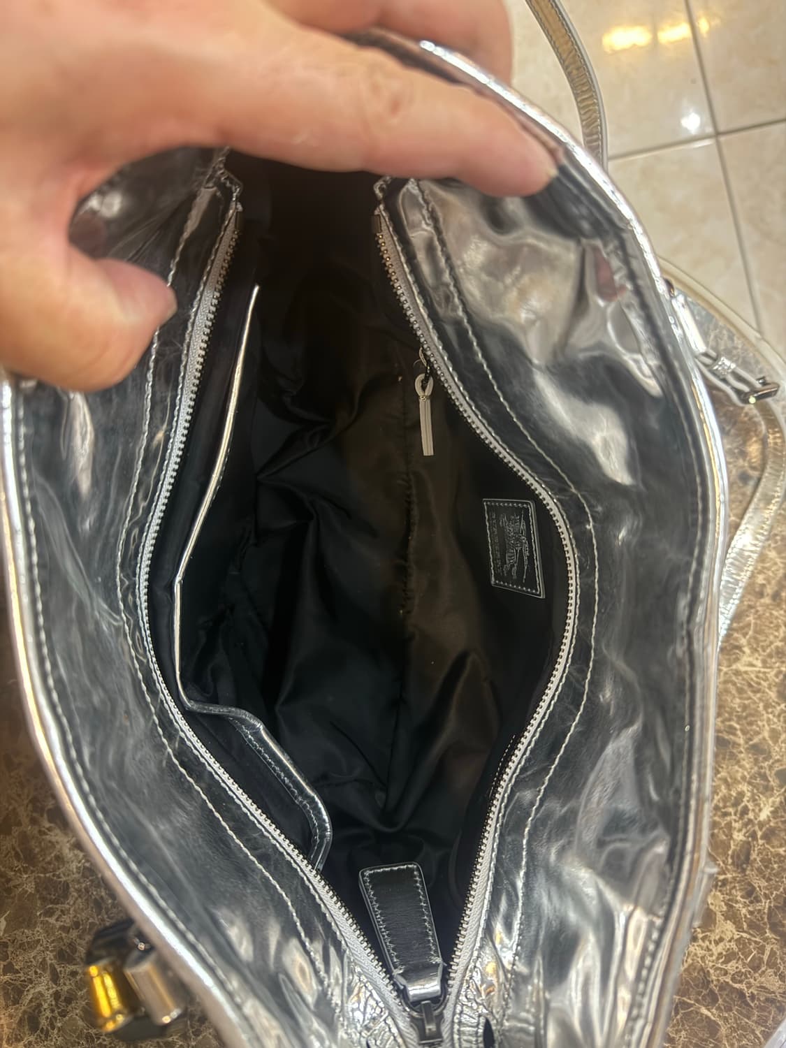 정품 버버리 실버 체크 2way백 팝니다 상품이미지6