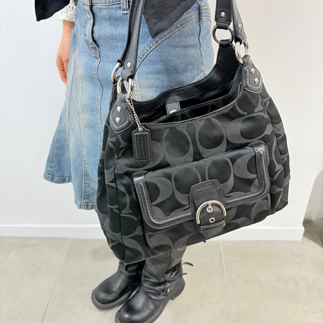 코치 블랙 숄더백 호보백 가방 상품이미지3