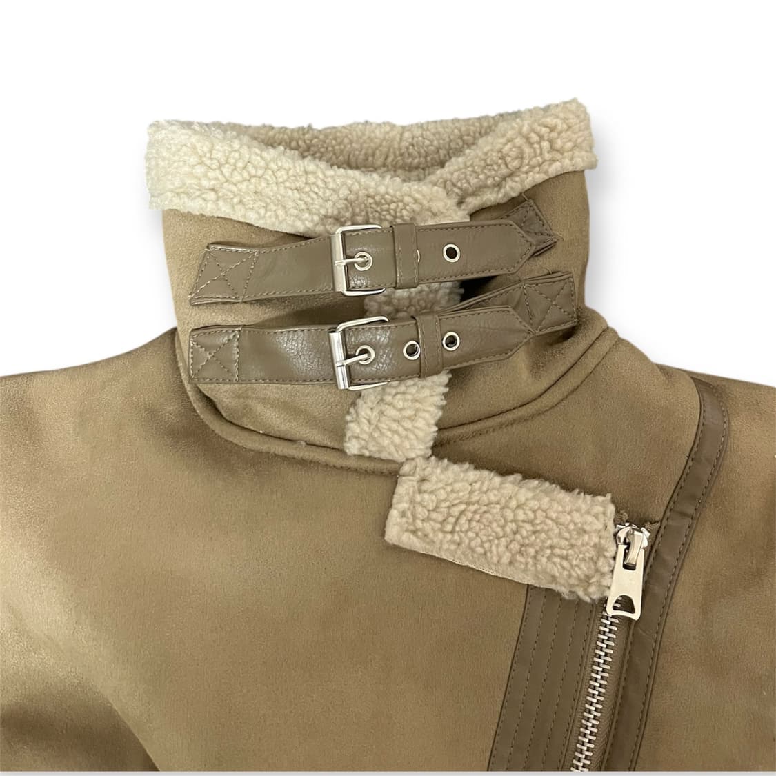 스웨이드 버클 하이넥 브라운 무스탕 상품이미지3