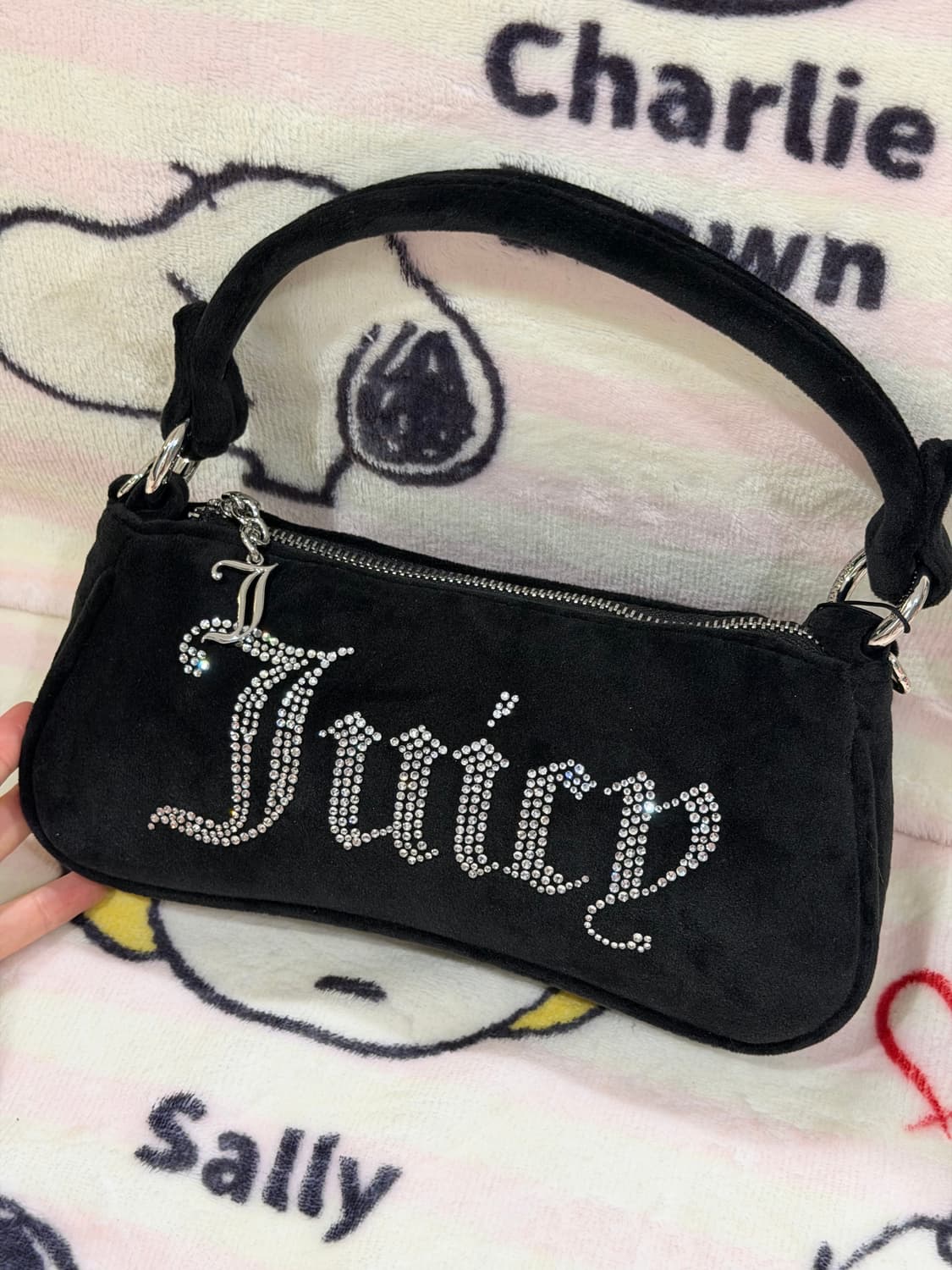 [신상✨프리뷰세일] 쥬시꾸뛰르 벨벳 블랙 숄더백/크로스백 상품이미지7