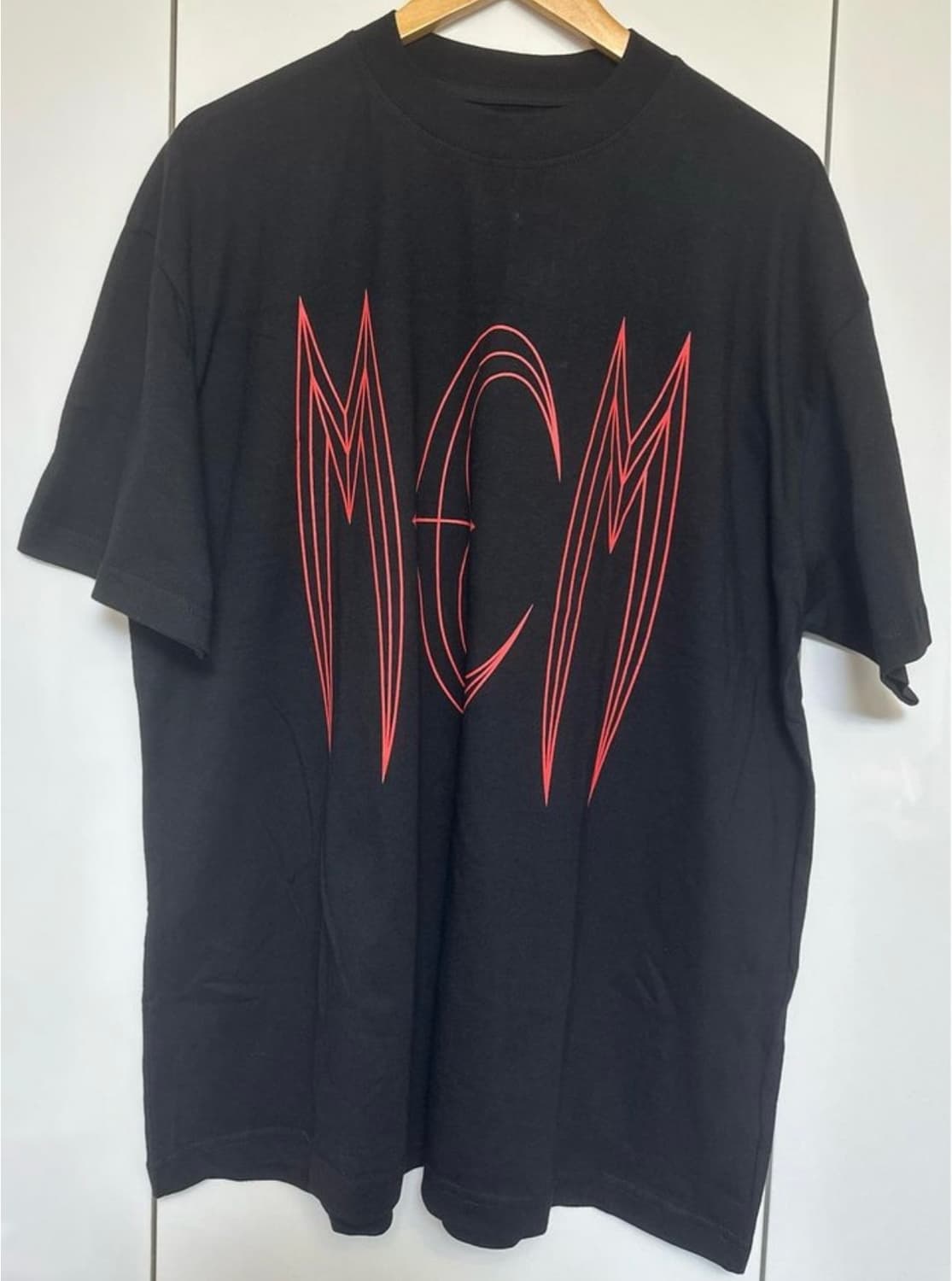 MCM 블랙 로고 반팔 티셔츠 상품이미지1