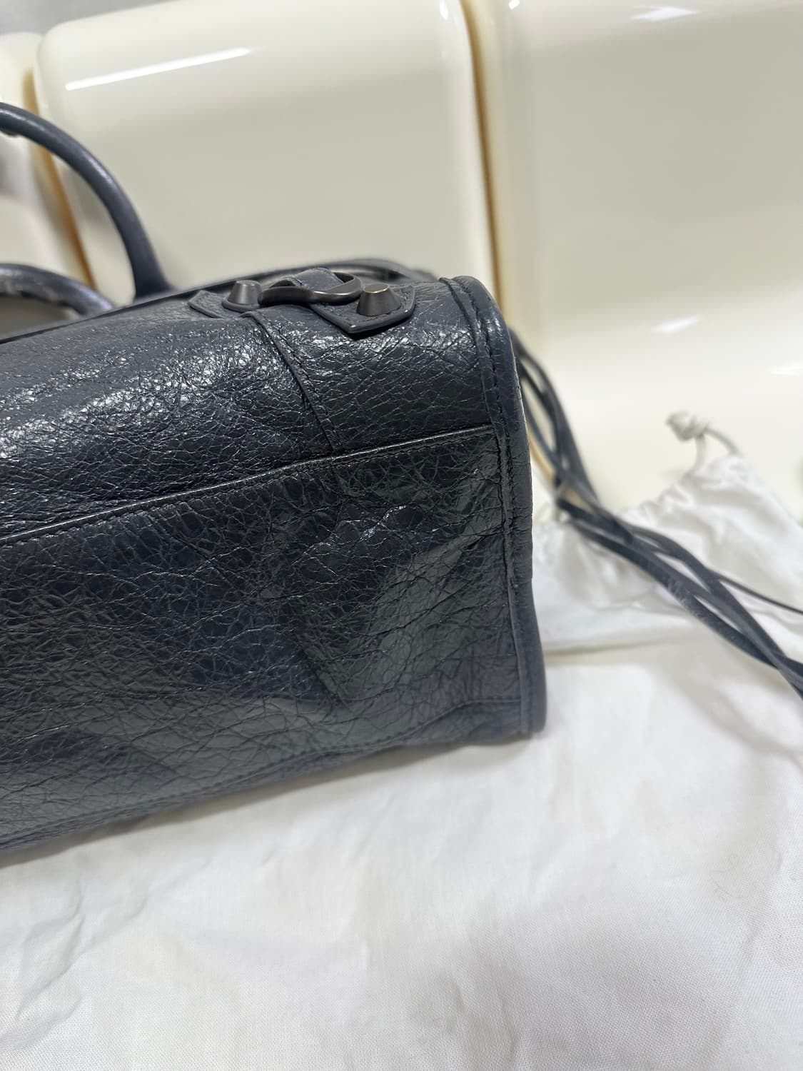 [A+ 정품] 발렌시아가 시티 모터백 미디움 다크그레이 상품이미지5