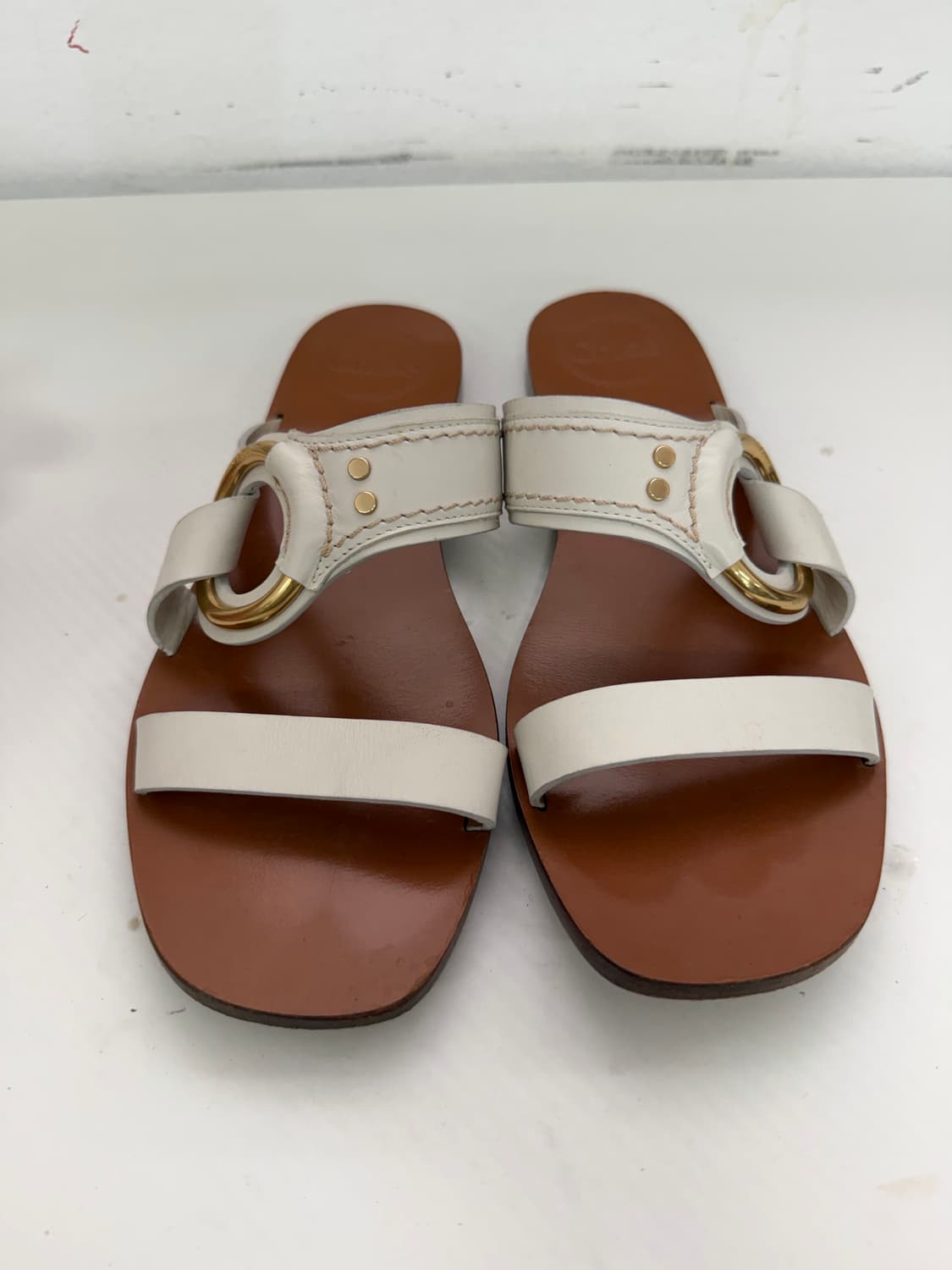 정품) 끌로에 데미 버클 레더 뮬 샌들 38.5 상품이미지1