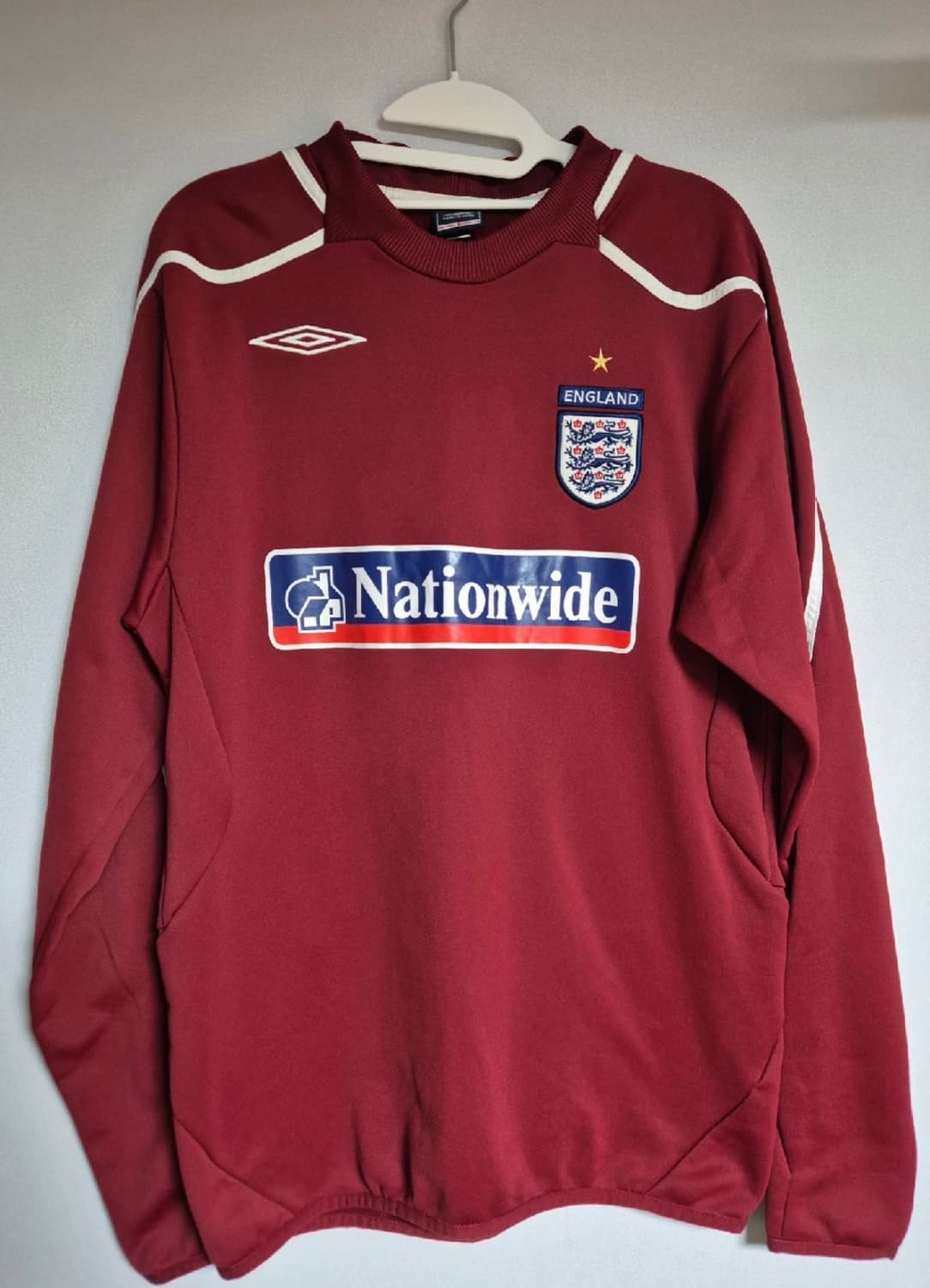 엄브로 잉글랜드 국대 트레이닝 탑 상품이미지1