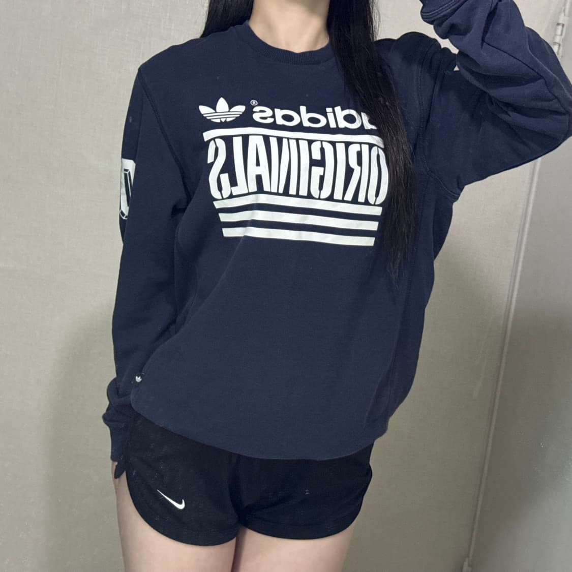 아디다스 올드스쿨 영어로고 맨투맨 🤍 상품이미지5