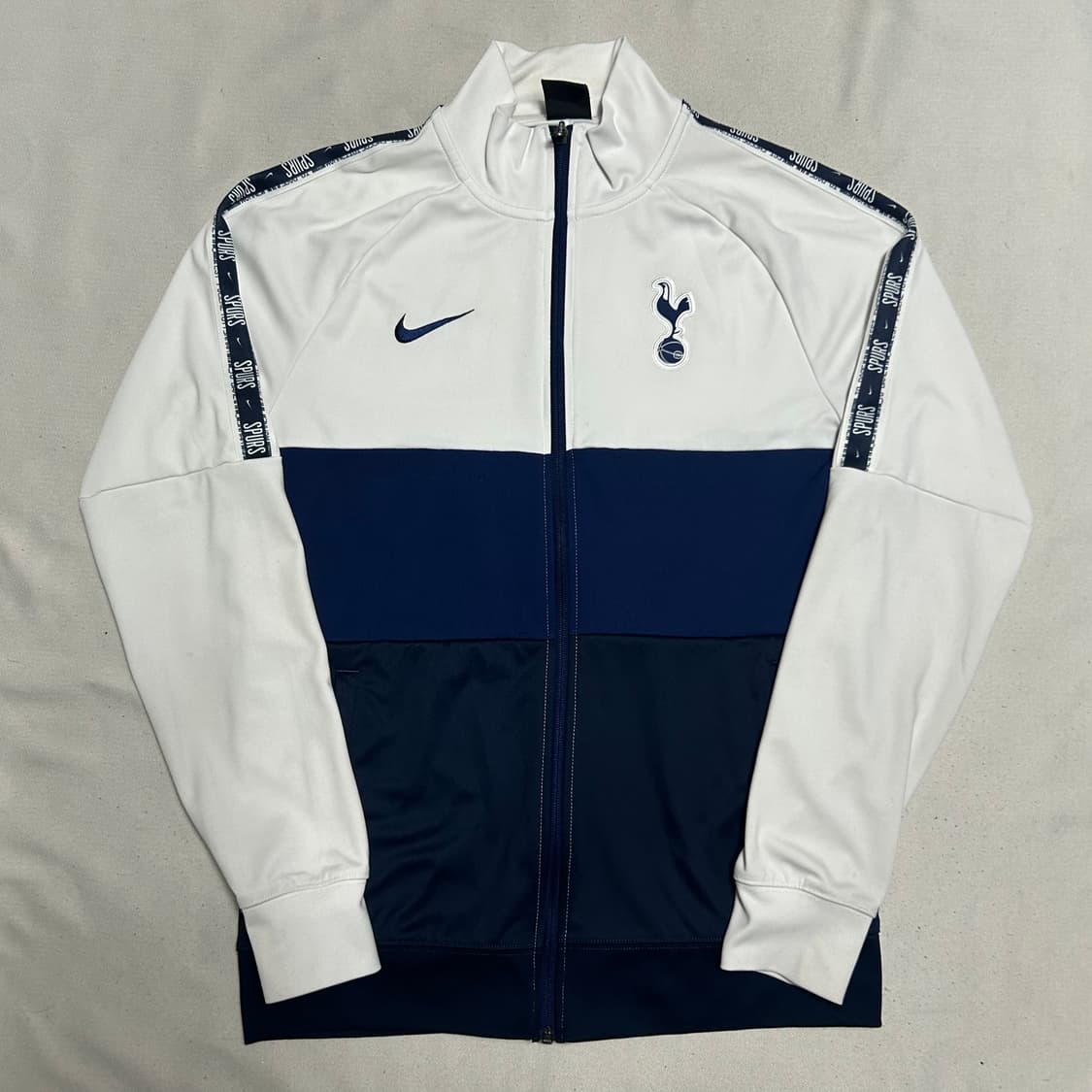 M 나이키 토트넘 화이트 트랙탑 상품이미지2