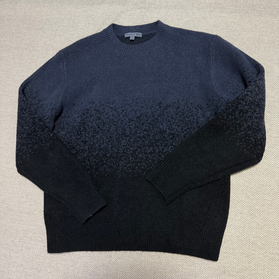 유니클로 x JW앤더슨 그라데이션 니트 상품이미지1