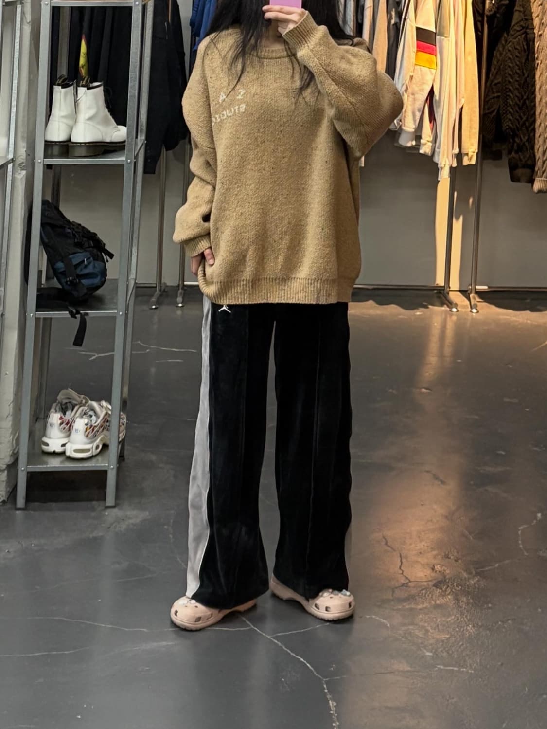 아이앱 스튜디오 X 새들러하우스 니트치즈 스웨터 A2919 상품이미지1