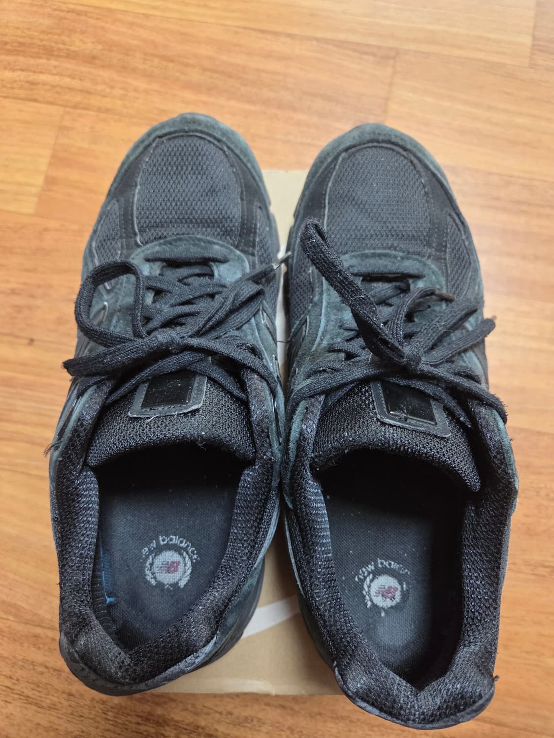 뉴발란스 990v4 트리플블랙 280 상품이미지5