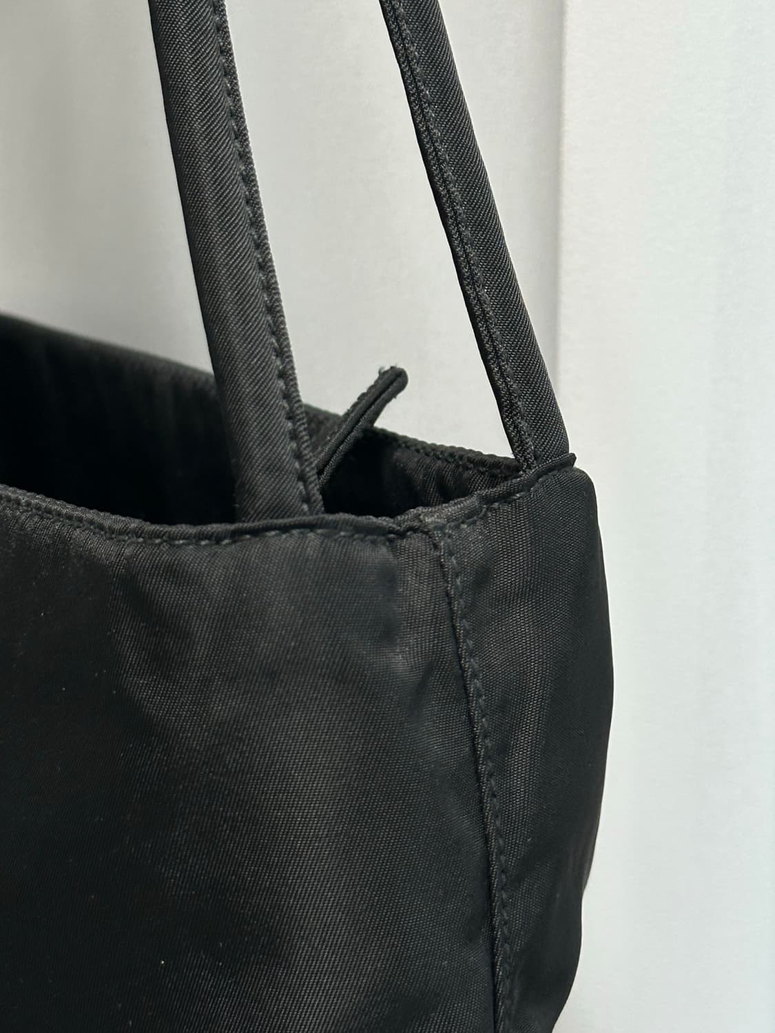 [정품] Prada 프라다 포코노 클래식 나일론 숄더백 블랙 상품이미지10