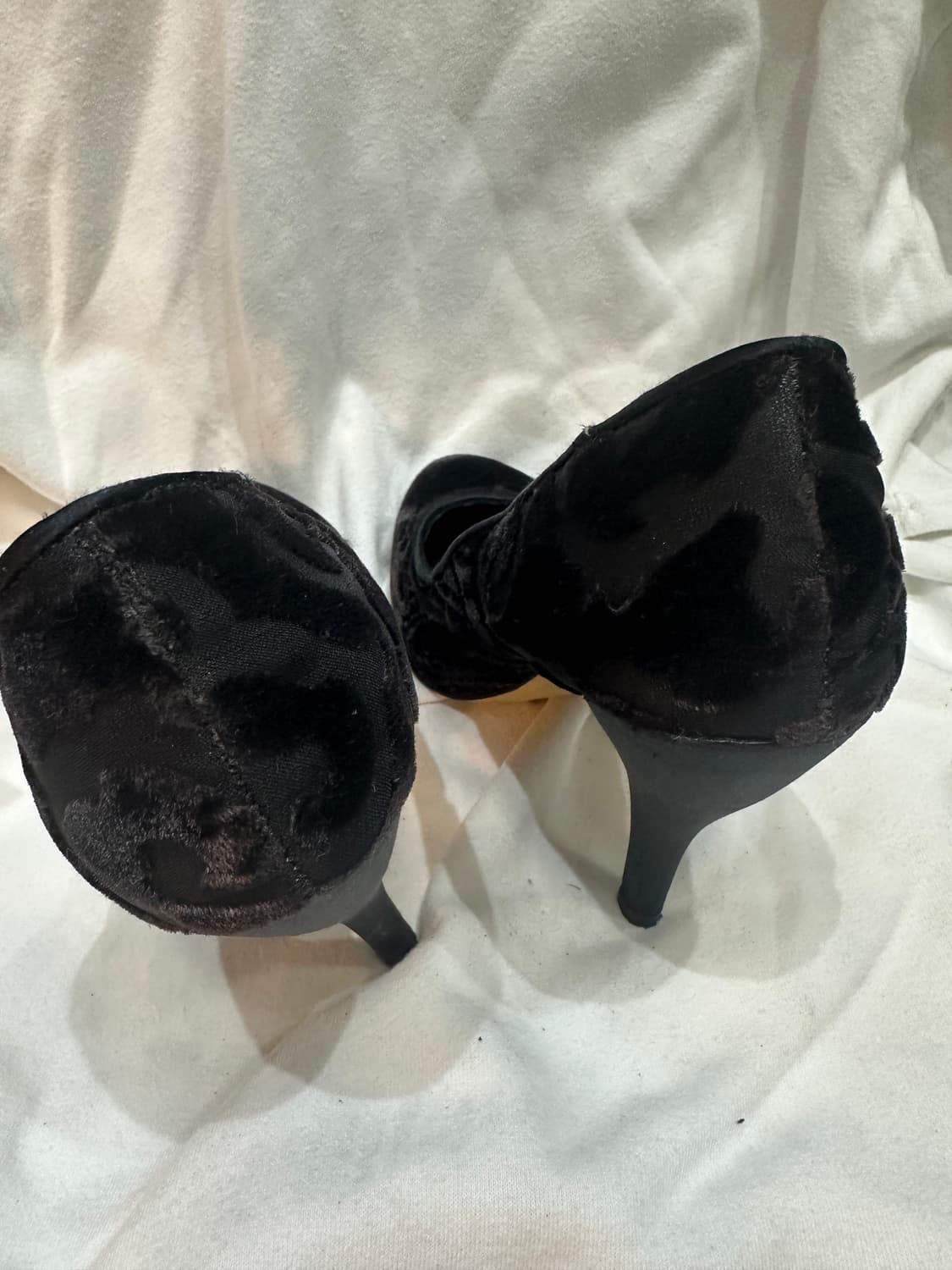 나인웨스트 블랙 벨벳 여성 펌프스 상품이미지4