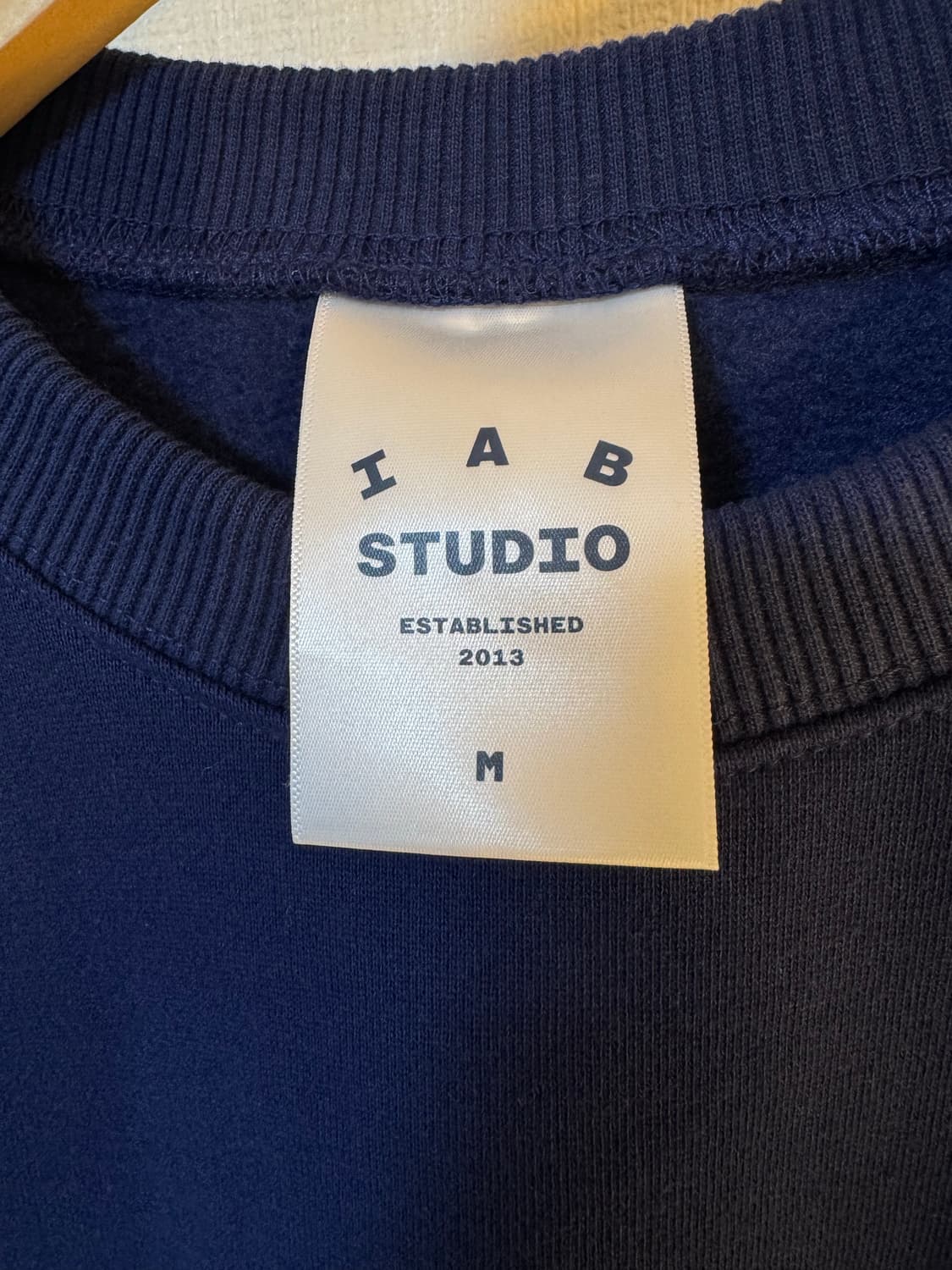 [M]아이앱 스튜디오 오리지널 스웨트셔츠 맨투맨 네이비 상품이미지5