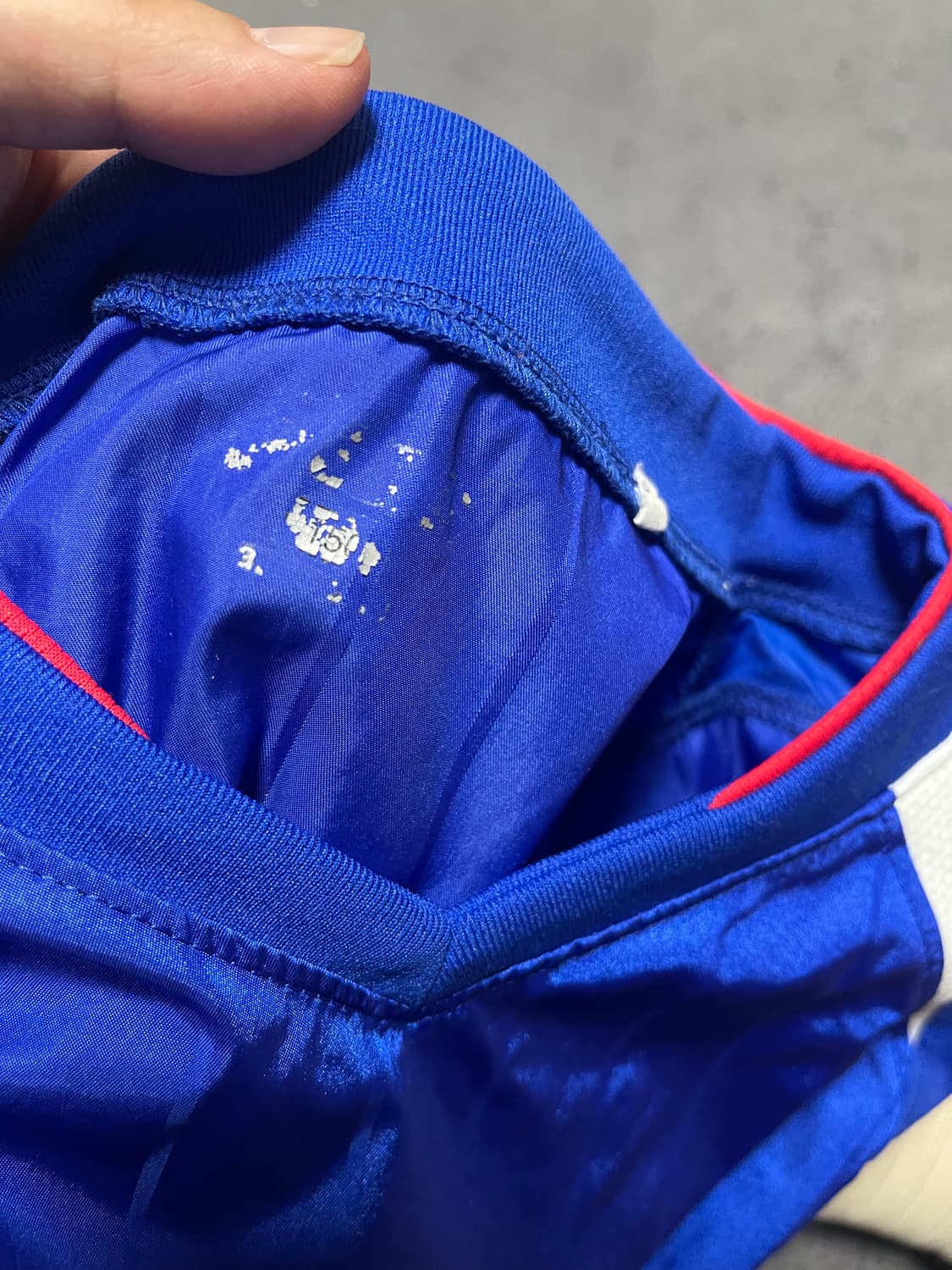 아식스 바람막이 재질 롱슬리브 티셔츠 상품이미지3