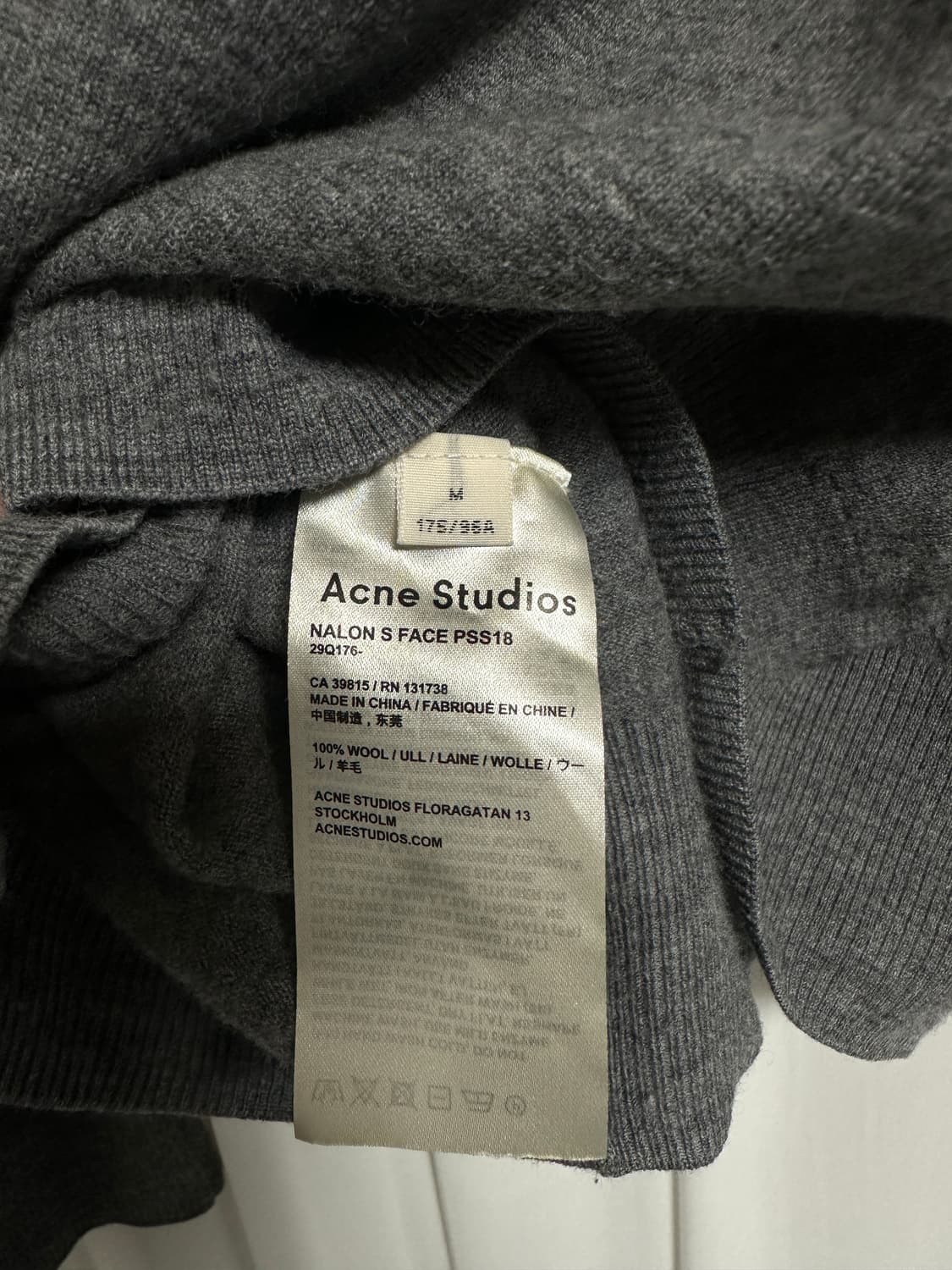 아크네스튜디오 페이스 로고 니트 그레이 M(100-105) 상품이미지4