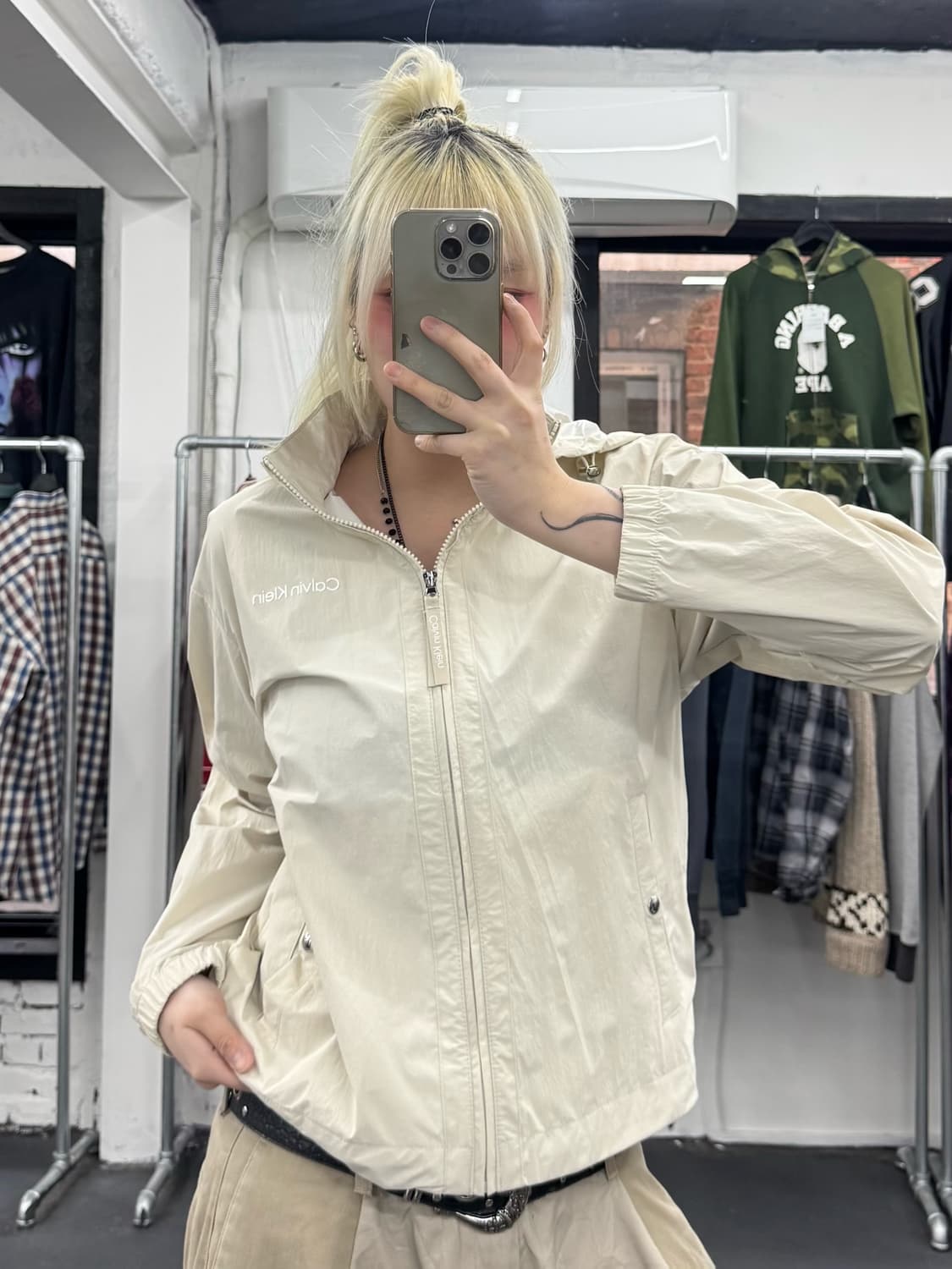 캘빈 클라인 아이보리 바람막이 상품이미지2