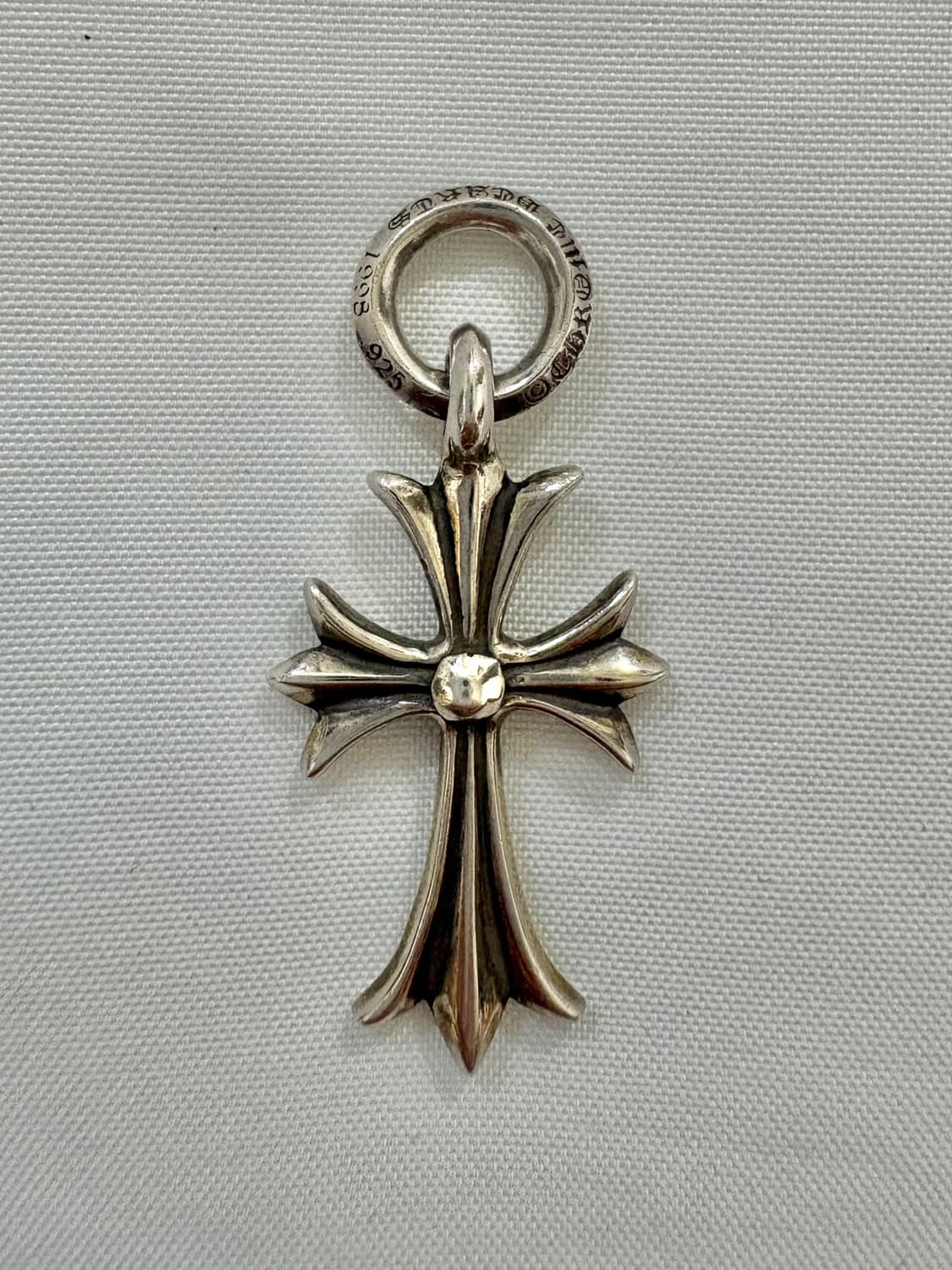 [크롬진 구매] 정품 크롬하츠 타이니 크로스 팬던트 팝니다 상품이미지1