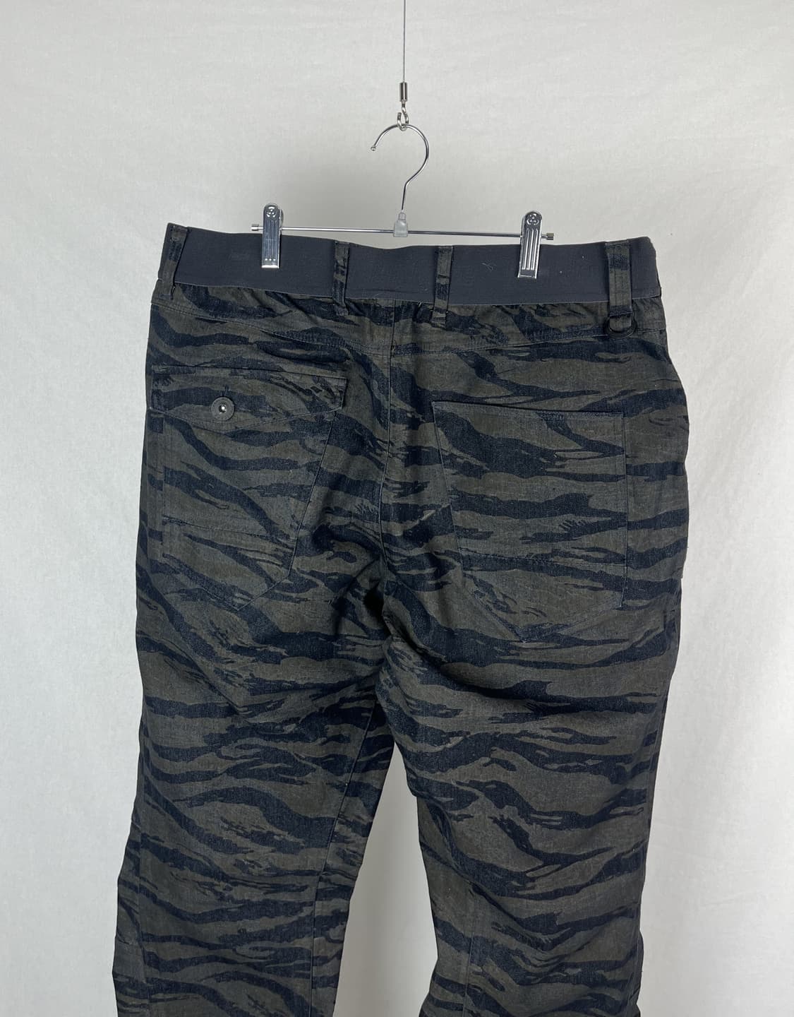 FieldCore 블랙컬러 애니멀 패턴 코튼 팬츠 상품이미지5