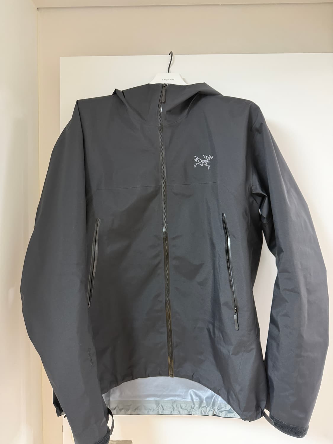 아크테릭스 아톰 백화점판 새제품급 상품이미지1