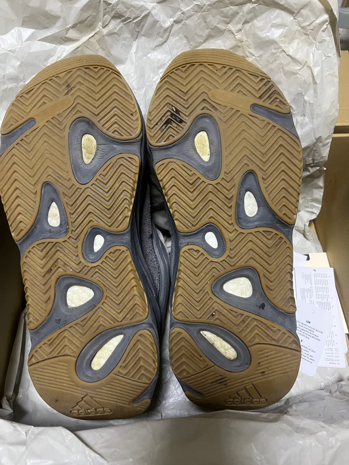 아디다스 이지부스트 700 v2 테프라 265 상품이미지3