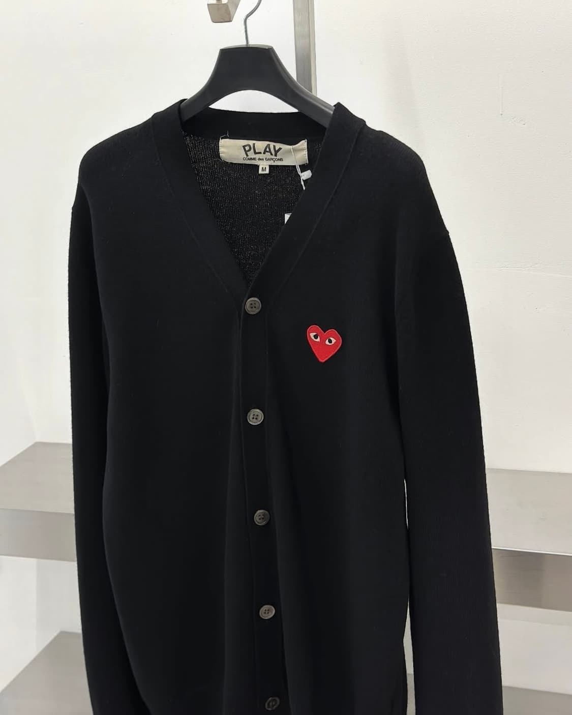 꼼데가르송 레드와펜 블랙 울 V넥 가디건  상품이미지5