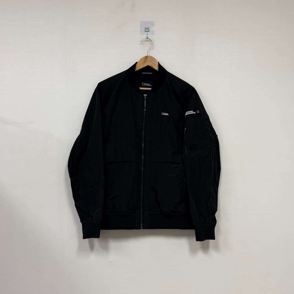 내셔널지오그래픽 블랙 봄버자켓L 상품이미지1