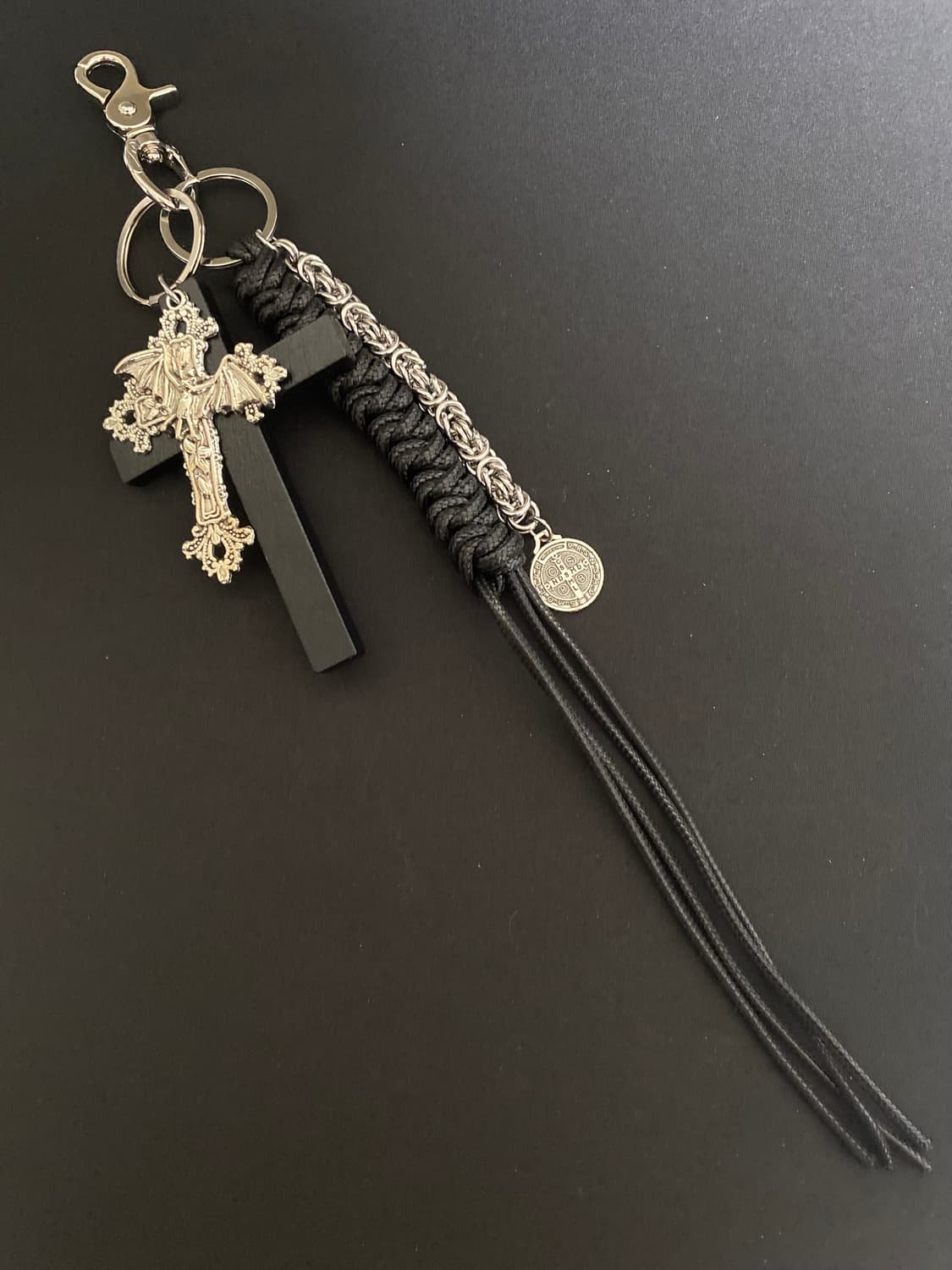 고딕 블랙 크로스 롱 태슬 키링 상품이미지2