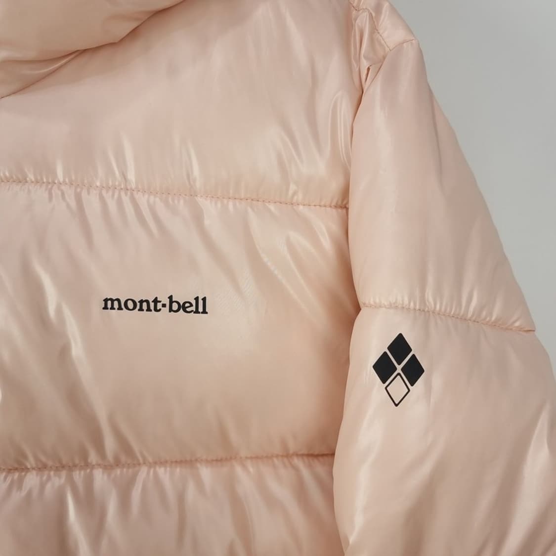 몽벨 로고 프린팅 유광 후드 숏 패딩 아이보리 M16660 상품이미지6