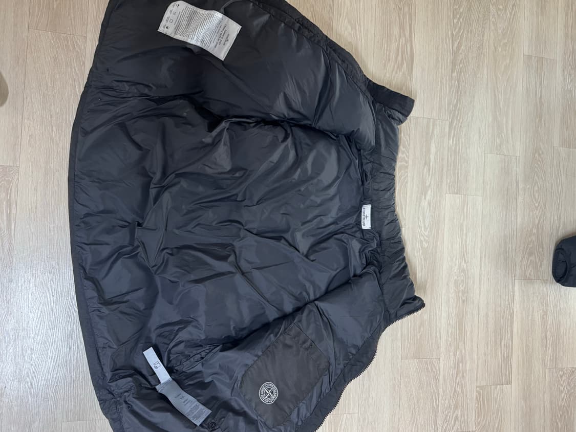 22FW L 블랙 스톤아일랜드 크링클랩스 패딩  상품이미지3