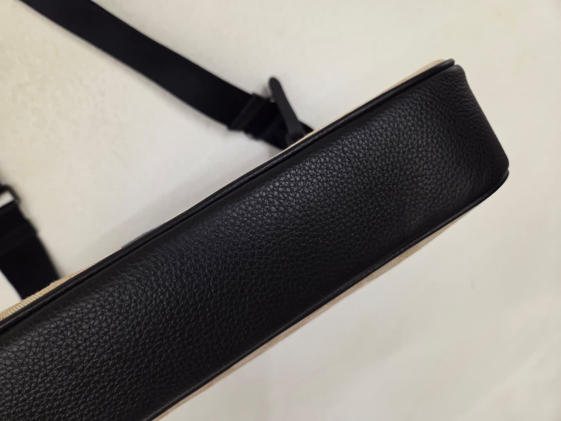 코치 시그니처 스트라이프 크로스백 남녀공용 상품이미지3