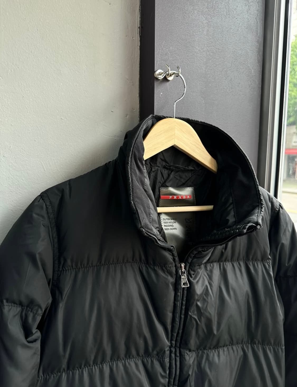 프라다 스포츠 레드탭 다운 패딩 상품이미지3