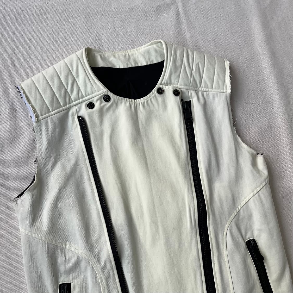 발망 파리 퀄티드 숄더 바이커 지퍼 베스트 상품이미지4